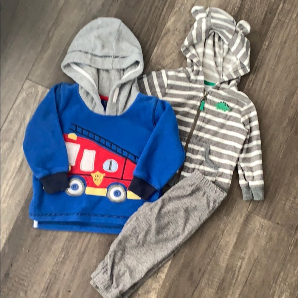 12M fleece outfit